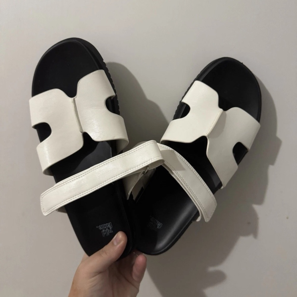 Wild Fable White and Black Sandals